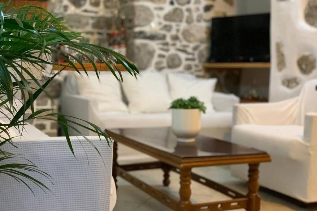 Appartamento Lava House Mandrákion Esterno foto