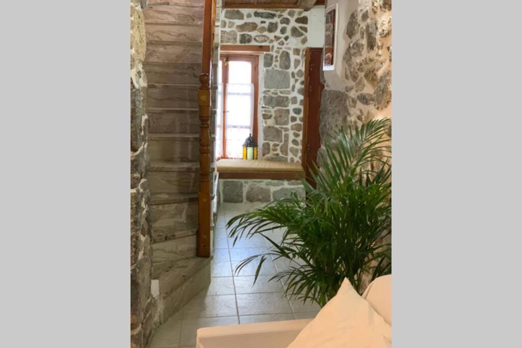 Appartamento Lava House Mandrákion Esterno foto